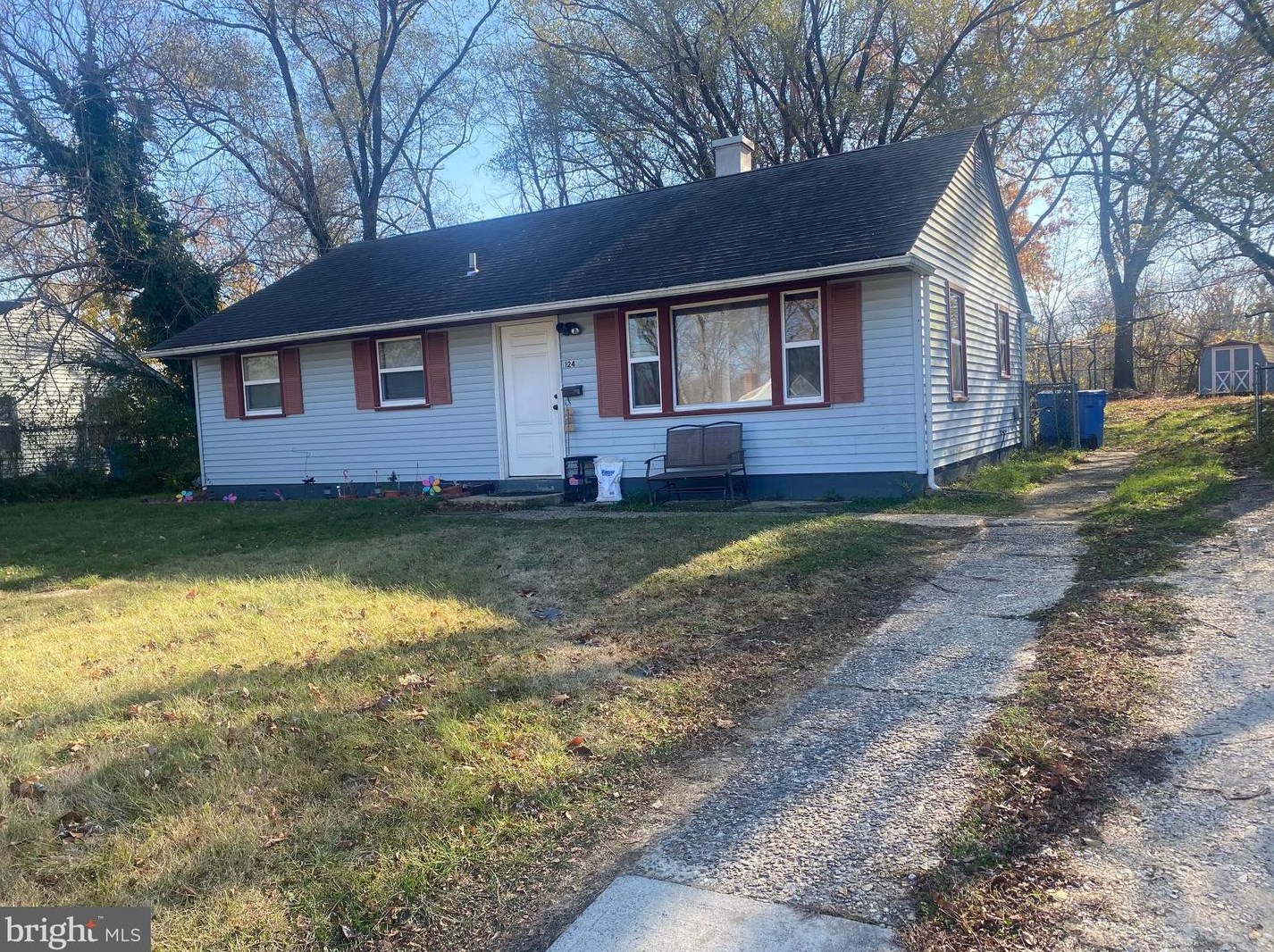 124 Dennis Dr, Clayton, NJ 08312-1230