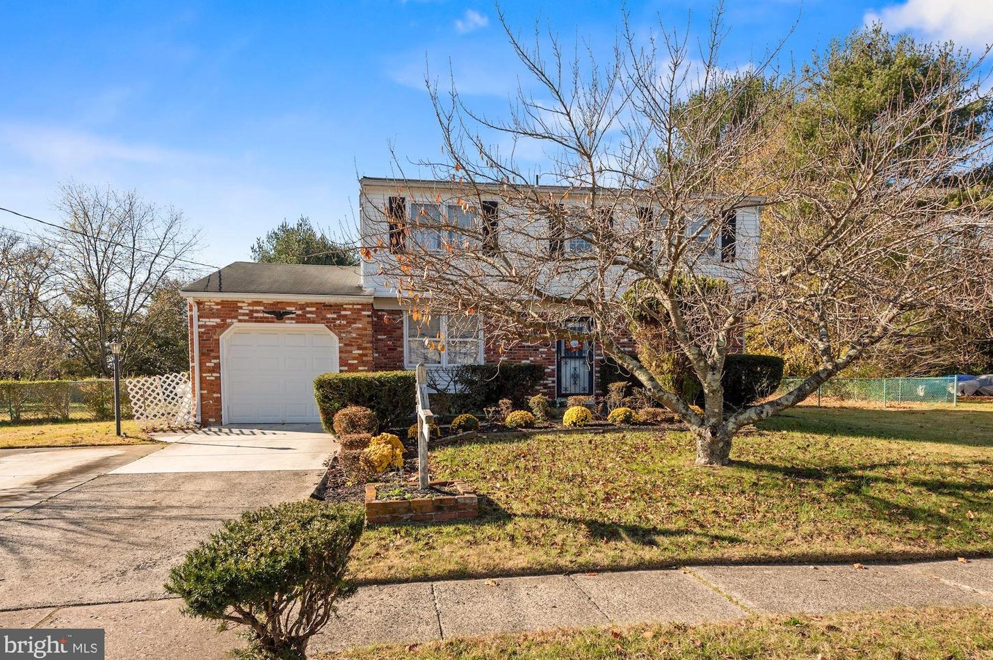 1028 Brown Ln, Clayton, NJ 08312-1002