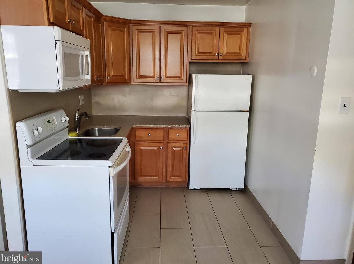 6 Burr Ave #1, West Deptford, NJ 08093