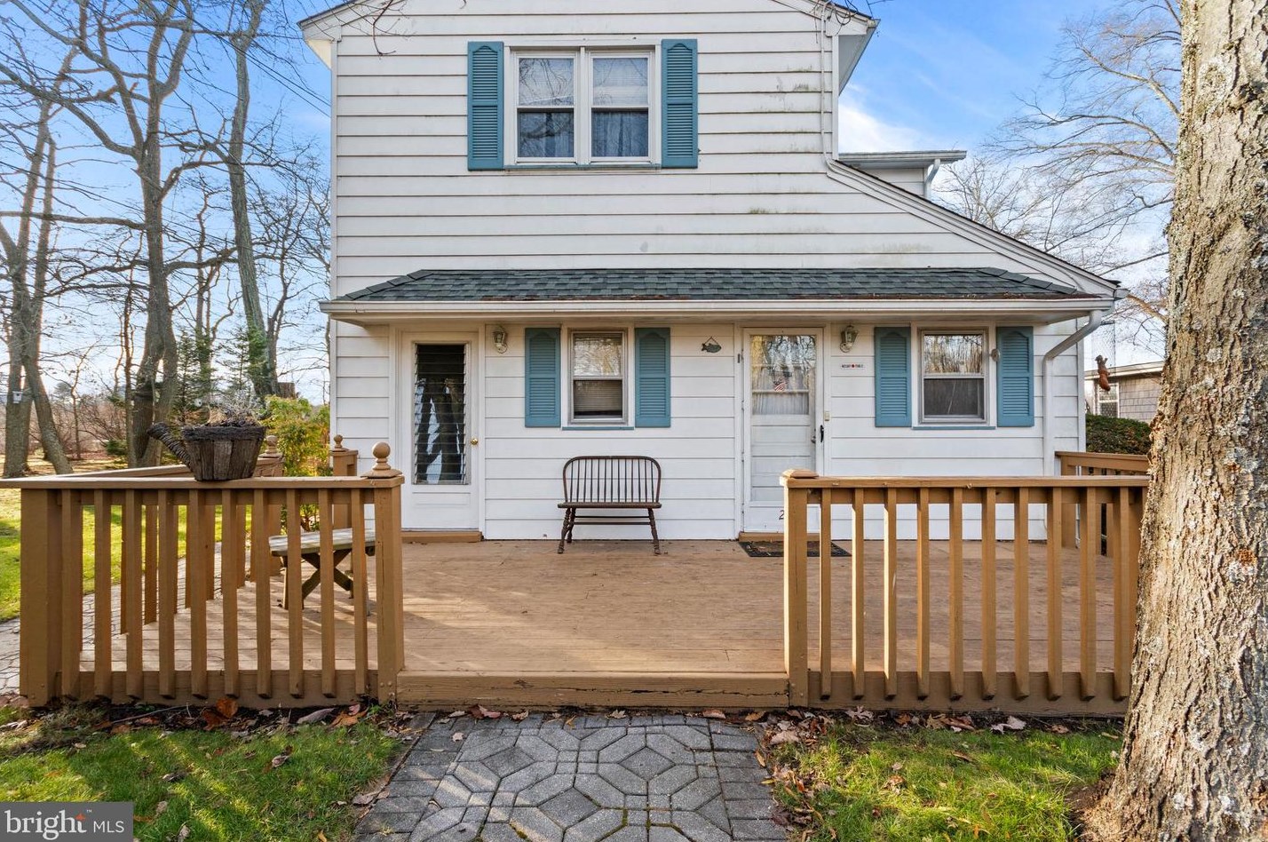 711 W Academy St, Clayton, NJ 08312