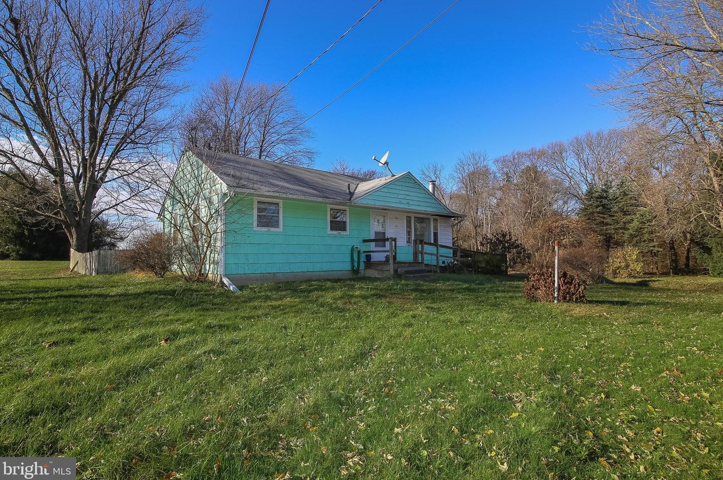 550 Buck Rd, Aura, NJ 08028