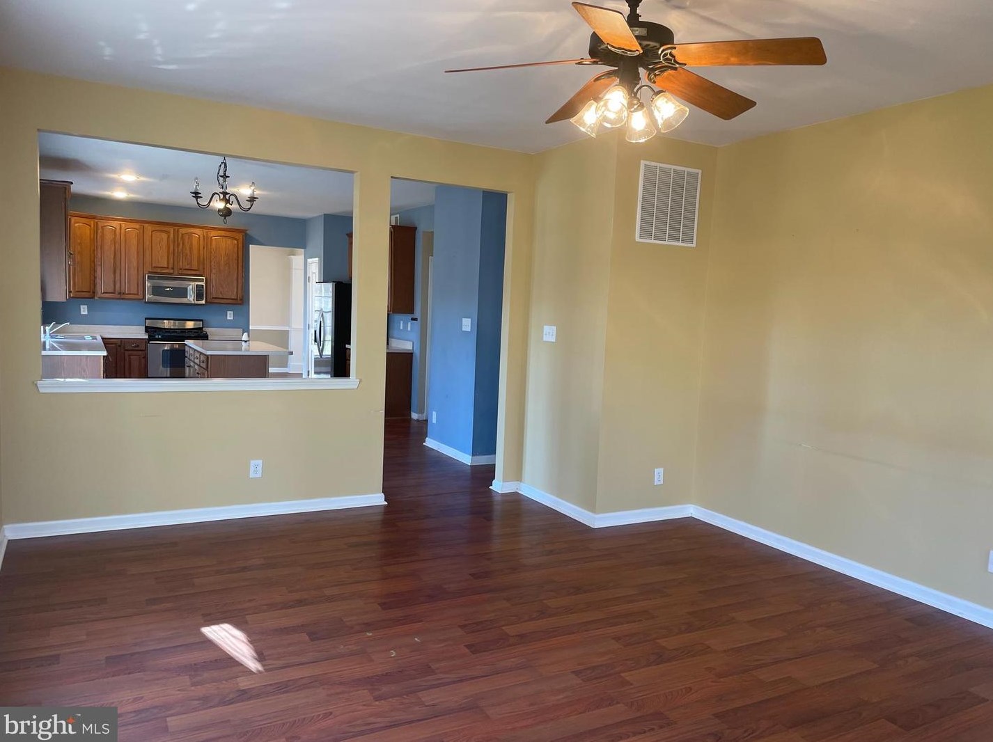 592 Forsythia Dr, Vineland NJ  08360-1801 exterior