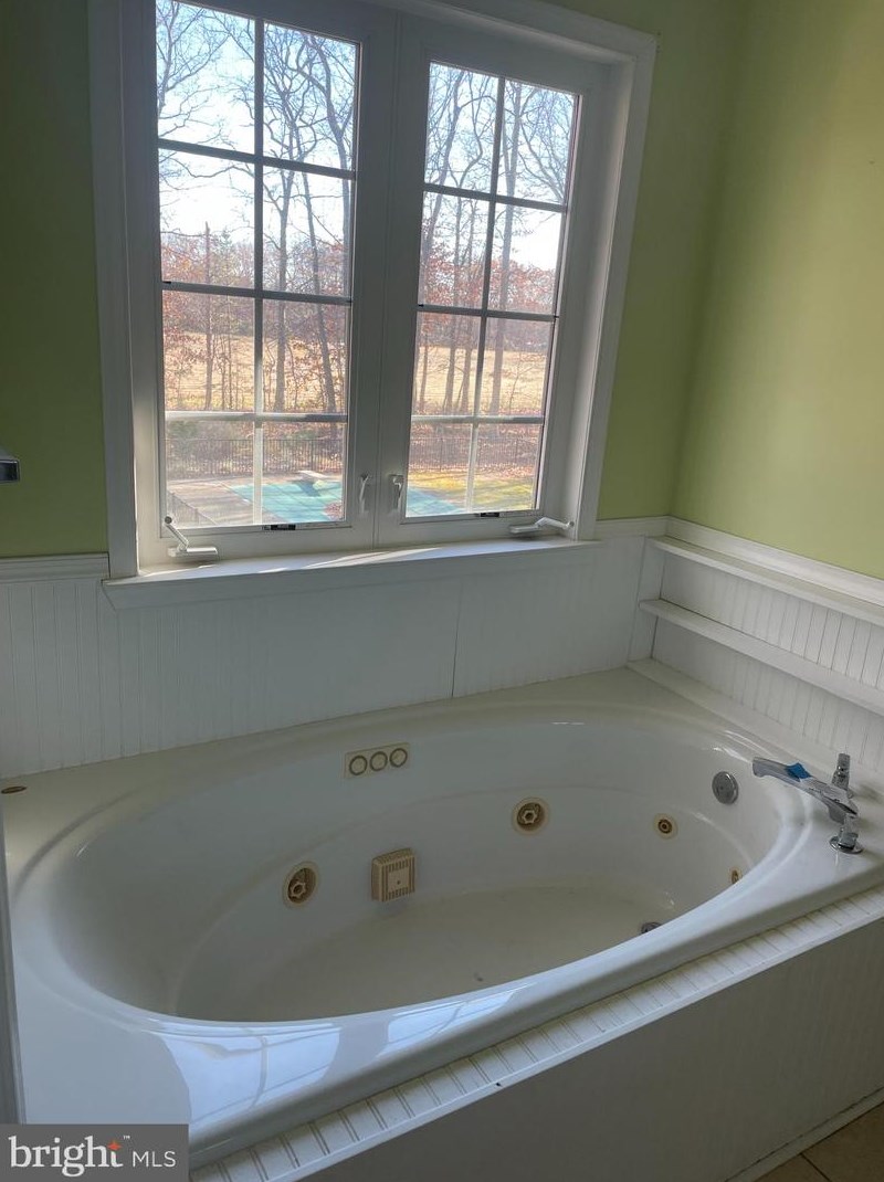 592 Forsythia Dr, Vineland NJ  08360-1801 exterior