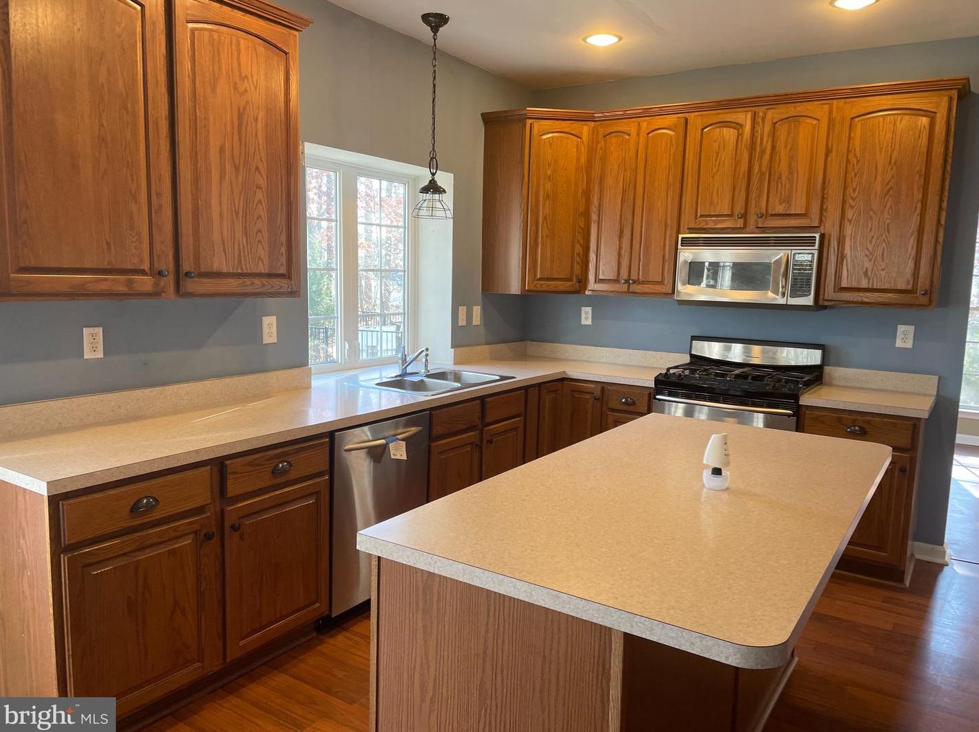 592 Forsythia Dr, Vineland NJ  08360-1801 exterior