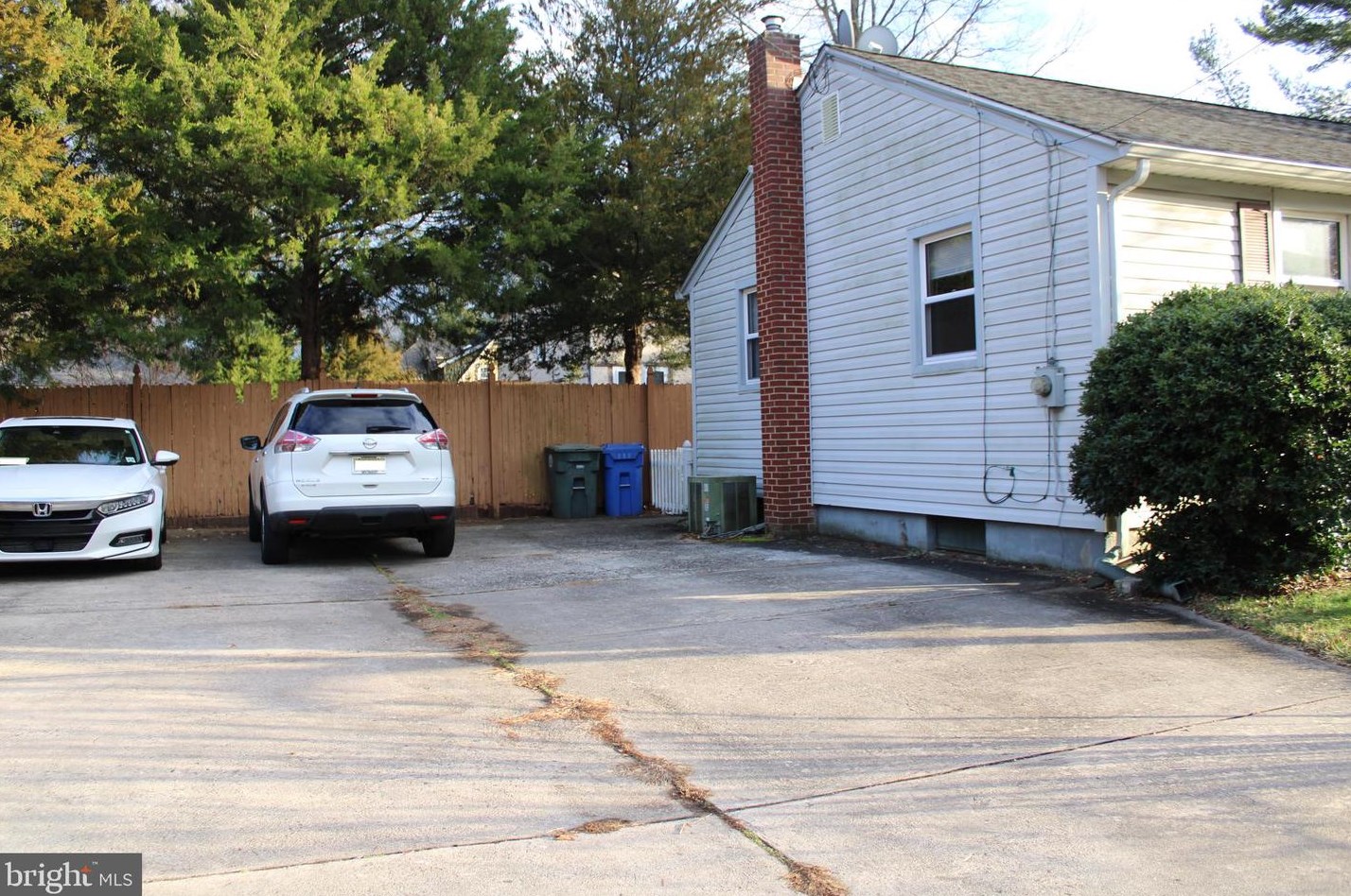 323 University Blvd, Aura, NJ 08028