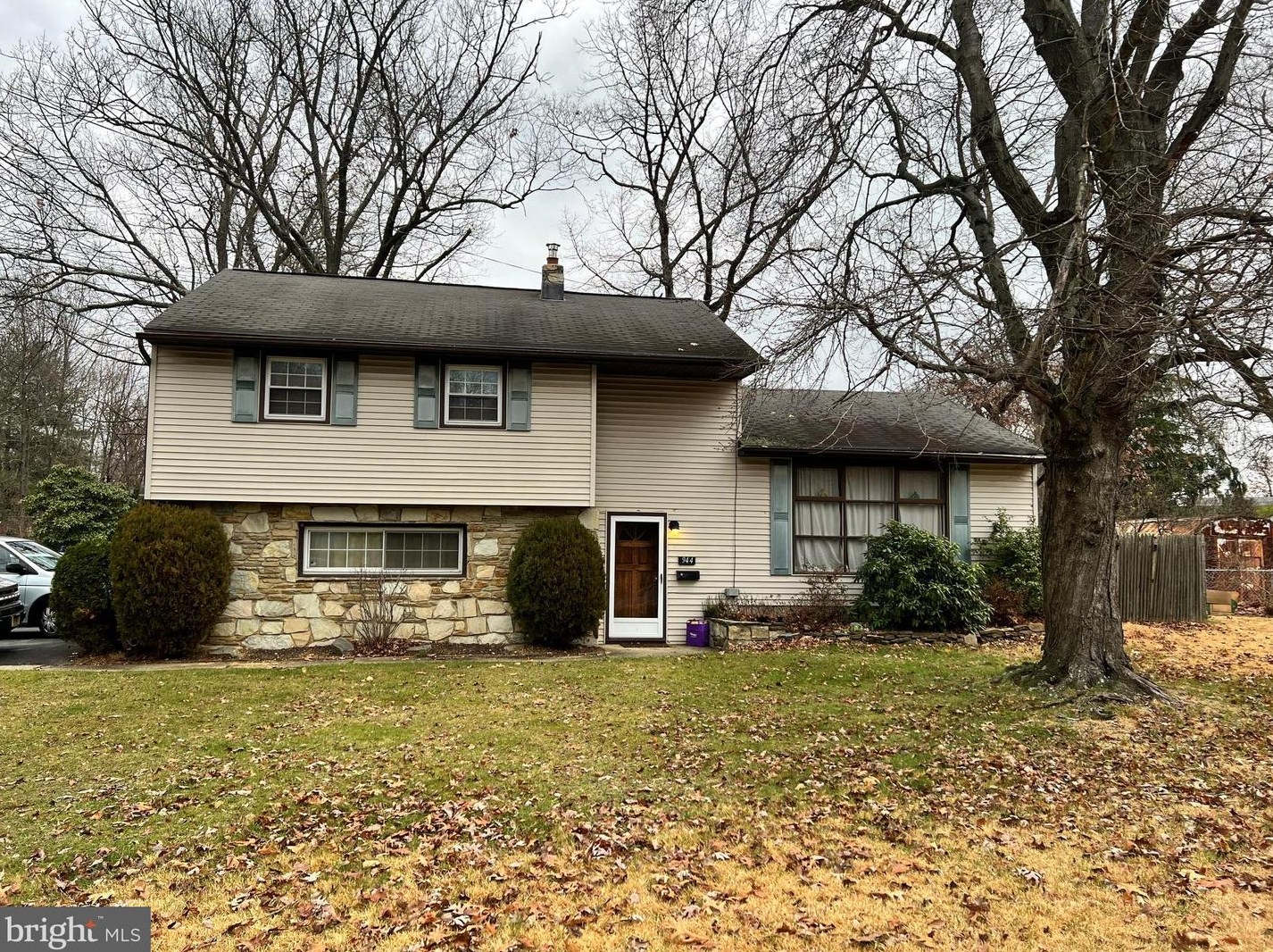944 Main St, Aura, NJ 08028-1319
