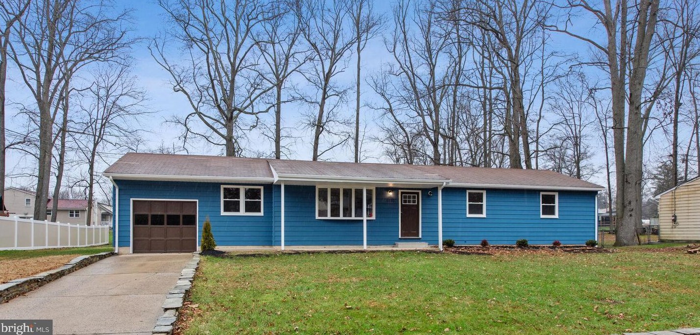 1050 Bennett Dr, West Deptford, NJ 08096