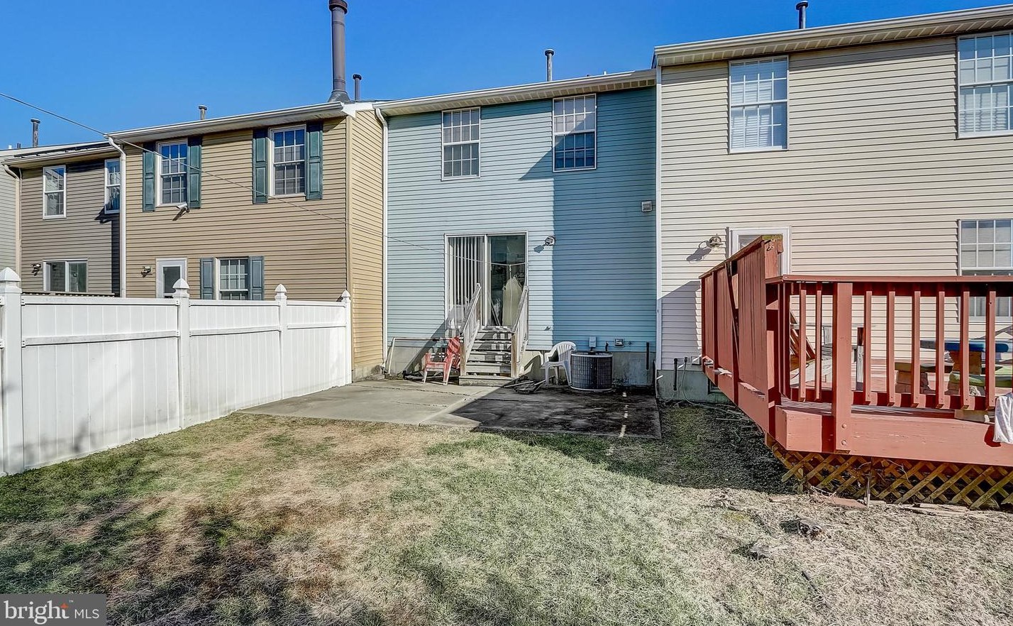 5 Devonshire Dr, Aura NJ  08028-2942 exterior