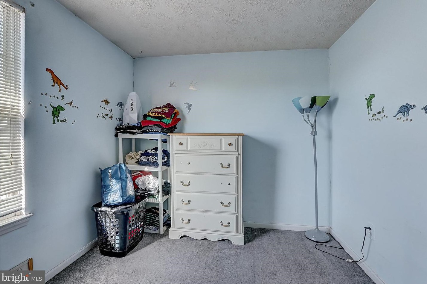 5 Devonshire Dr, Aura NJ  08028-2942 exterior