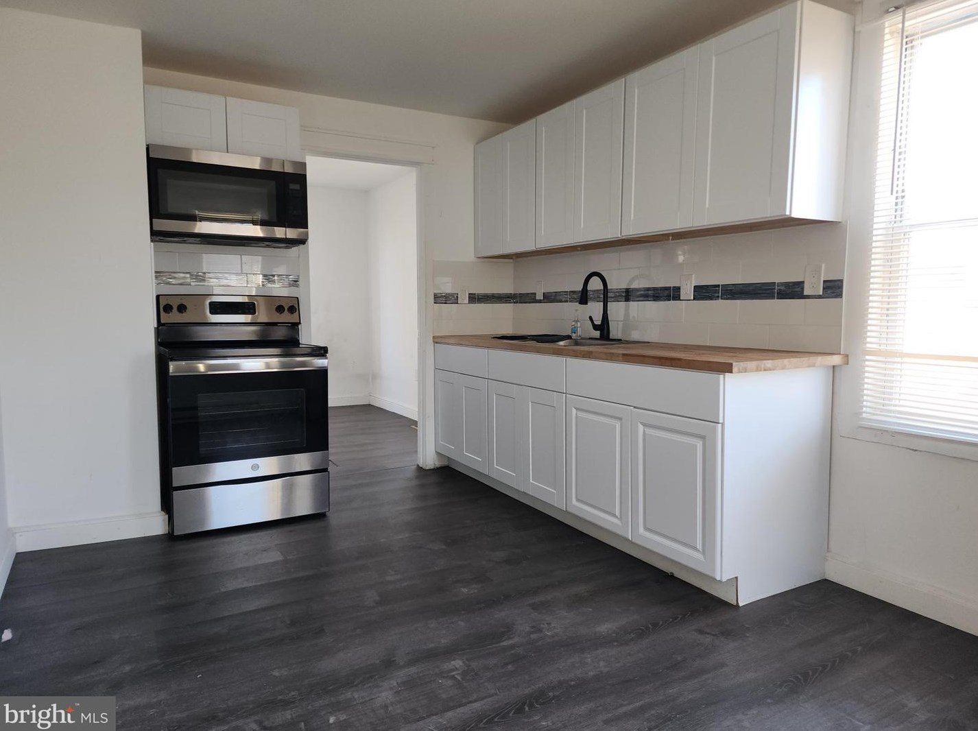 437 W Broad St, West Deptford, NJ 08066