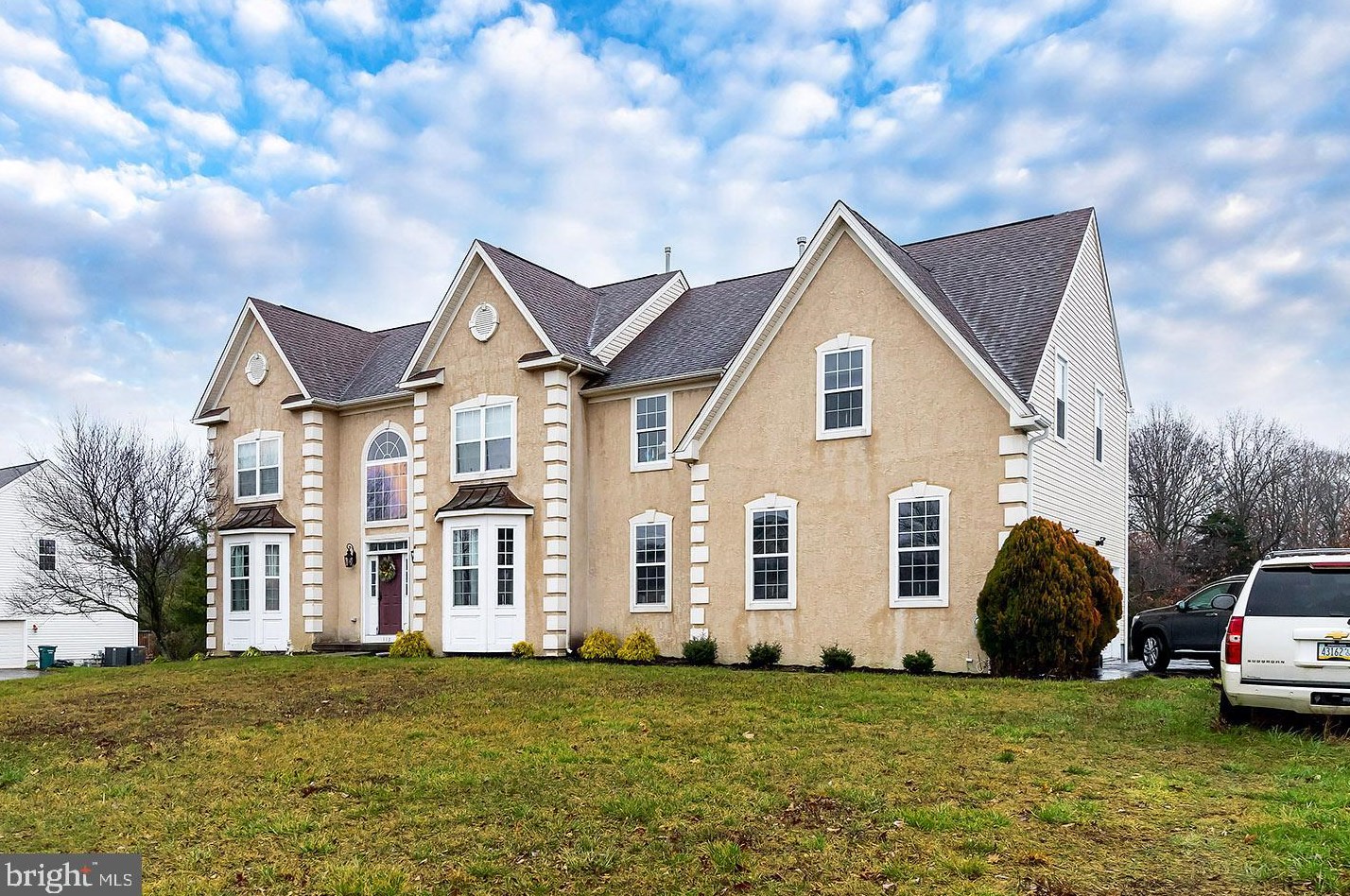 112 Tammy Ln, Mickleton, NJ 08056-1024