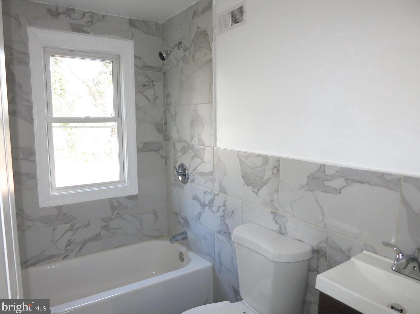 126 West St #a, West Deptford, NJ 08096