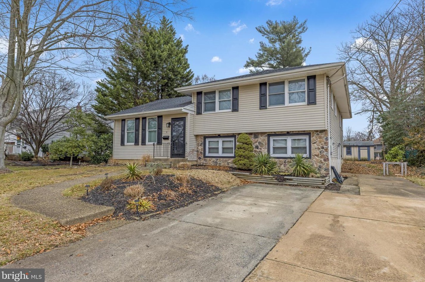 5 Meadow Ln, West Deptford, NJ 08096