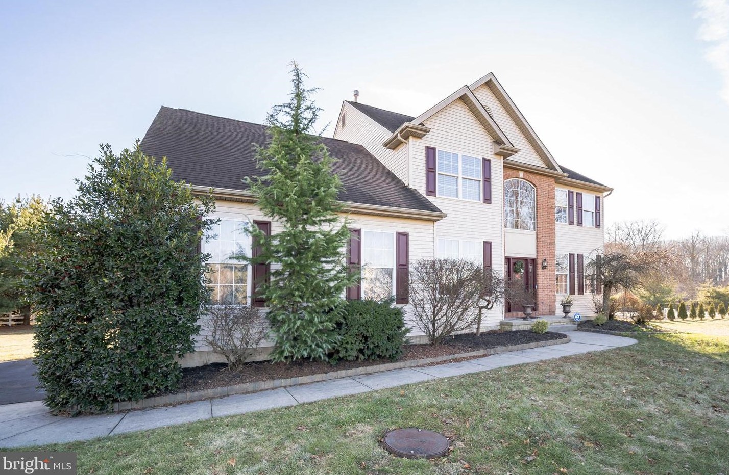 61 Lake Narraticon Dr, Swedesboro, NJ 08085