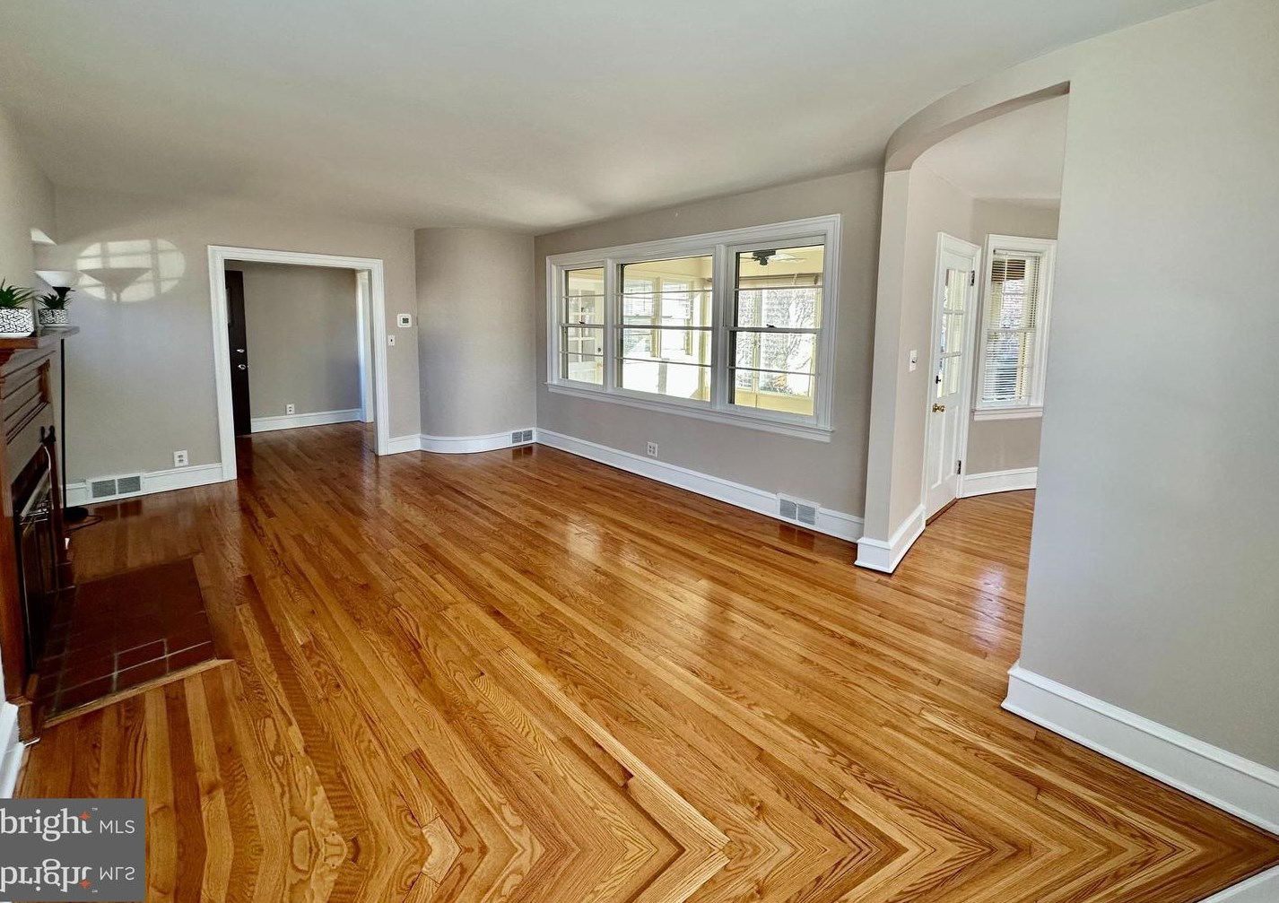 44 N Warren St, West Deptford, NJ 08096