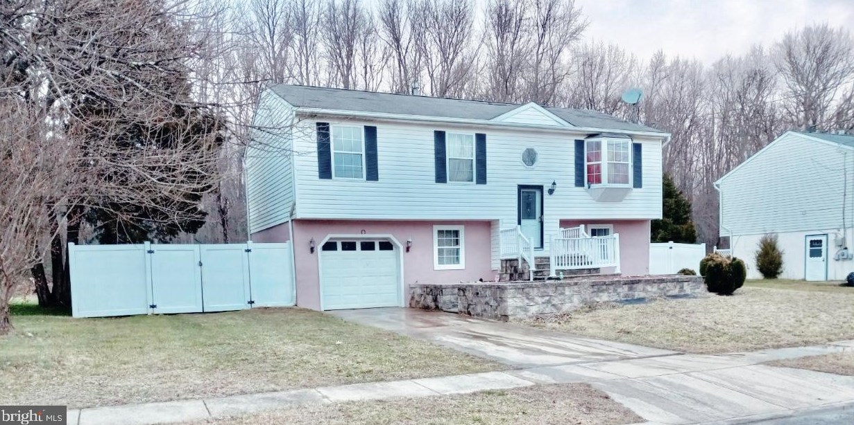 1019 Brown Ln, Clayton, NJ 08312