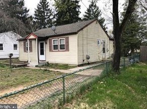 666 N New St, Clayton, NJ 08312