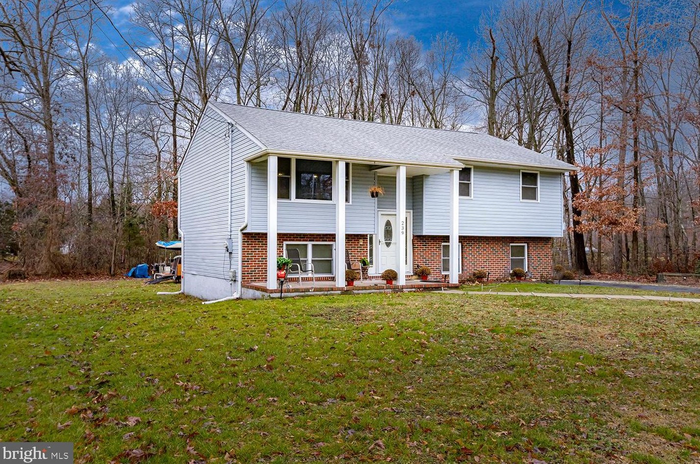 239 Delsea Dr, Aura, NJ 08028-2606