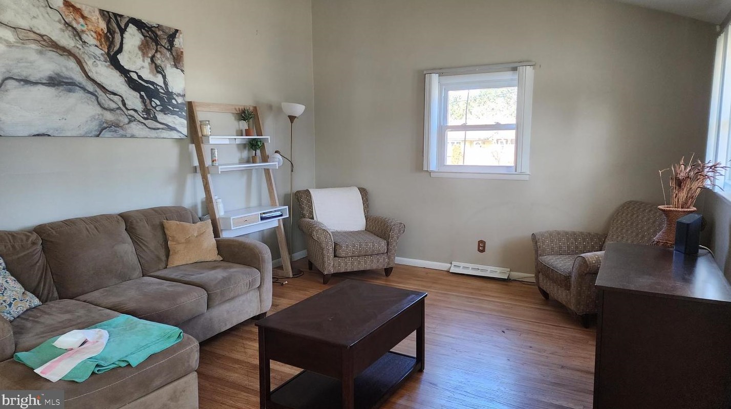 617 Whitman St, Aura, NJ 08028