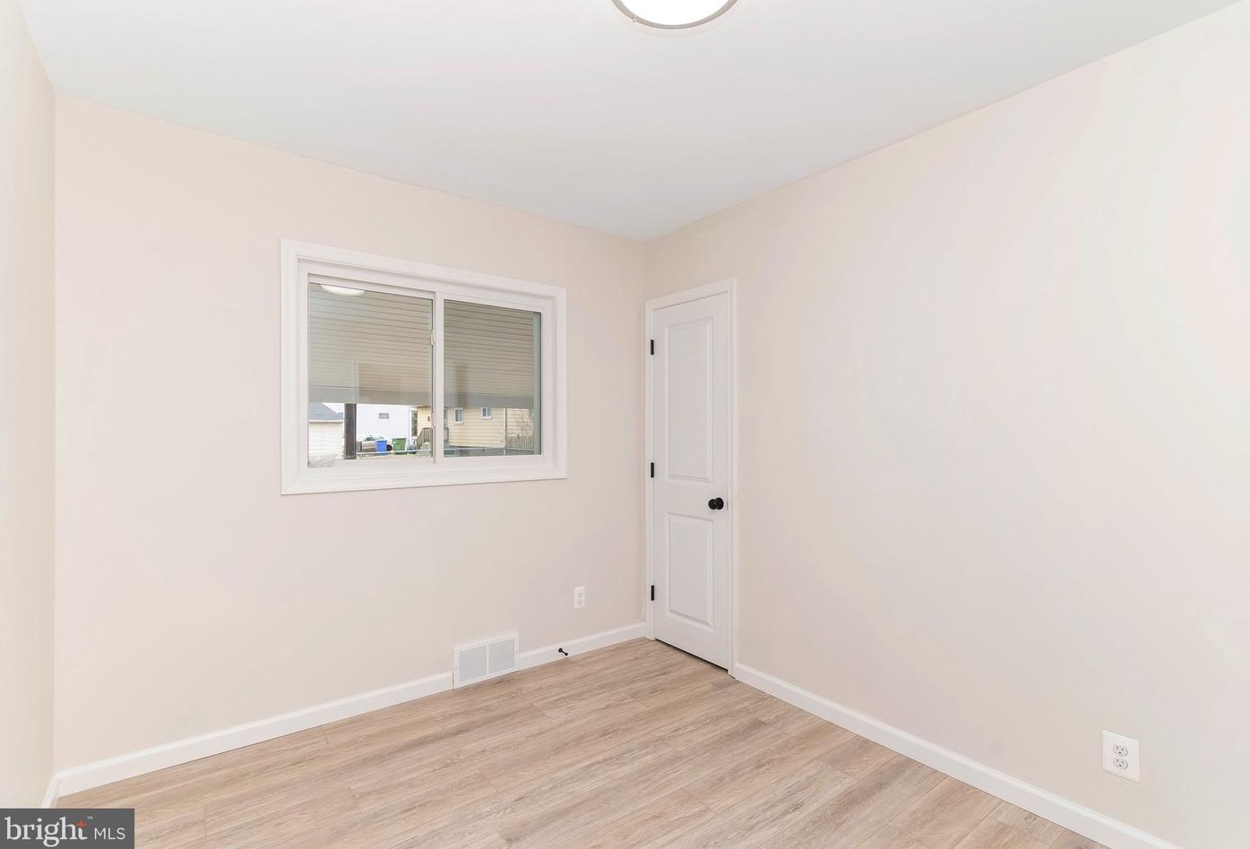 304 Pomona Ave, Aura NJ  08028-1415 exterior