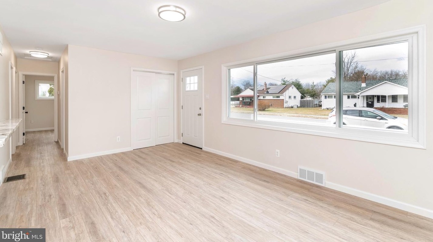 304 Pomona Ave, Aura NJ  08028-1415 exterior