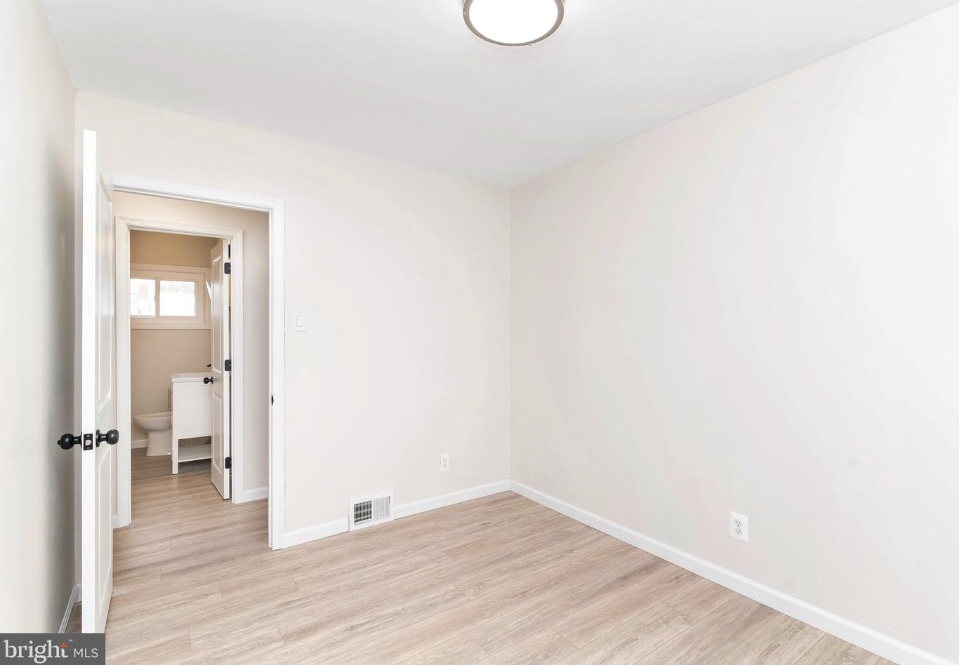 304 Pomona Ave, Aura NJ  08028-1415 exterior