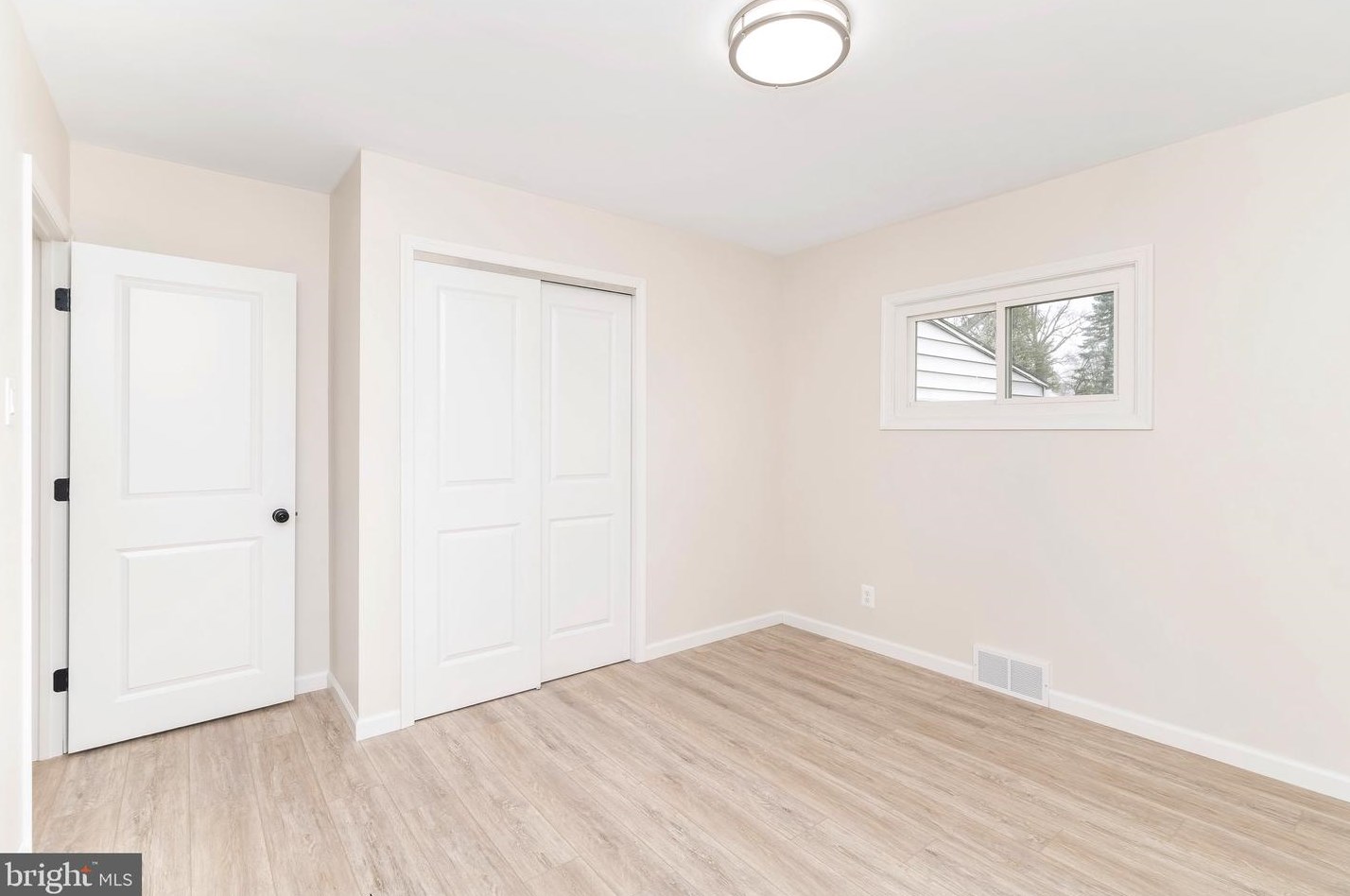 304 Pomona Ave, Aura NJ  08028-1415 exterior