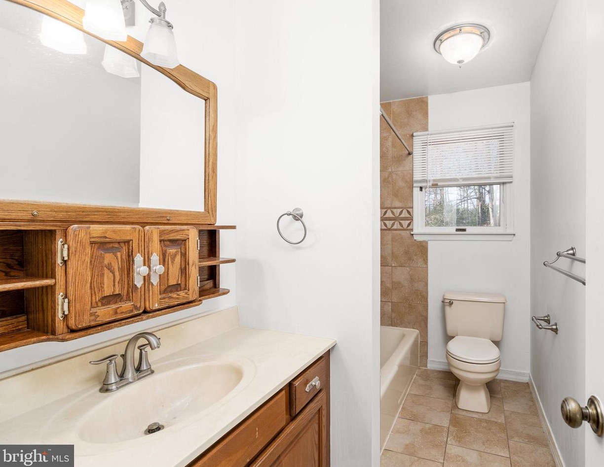 486 High St, Aura NJ  08028-2208 exterior