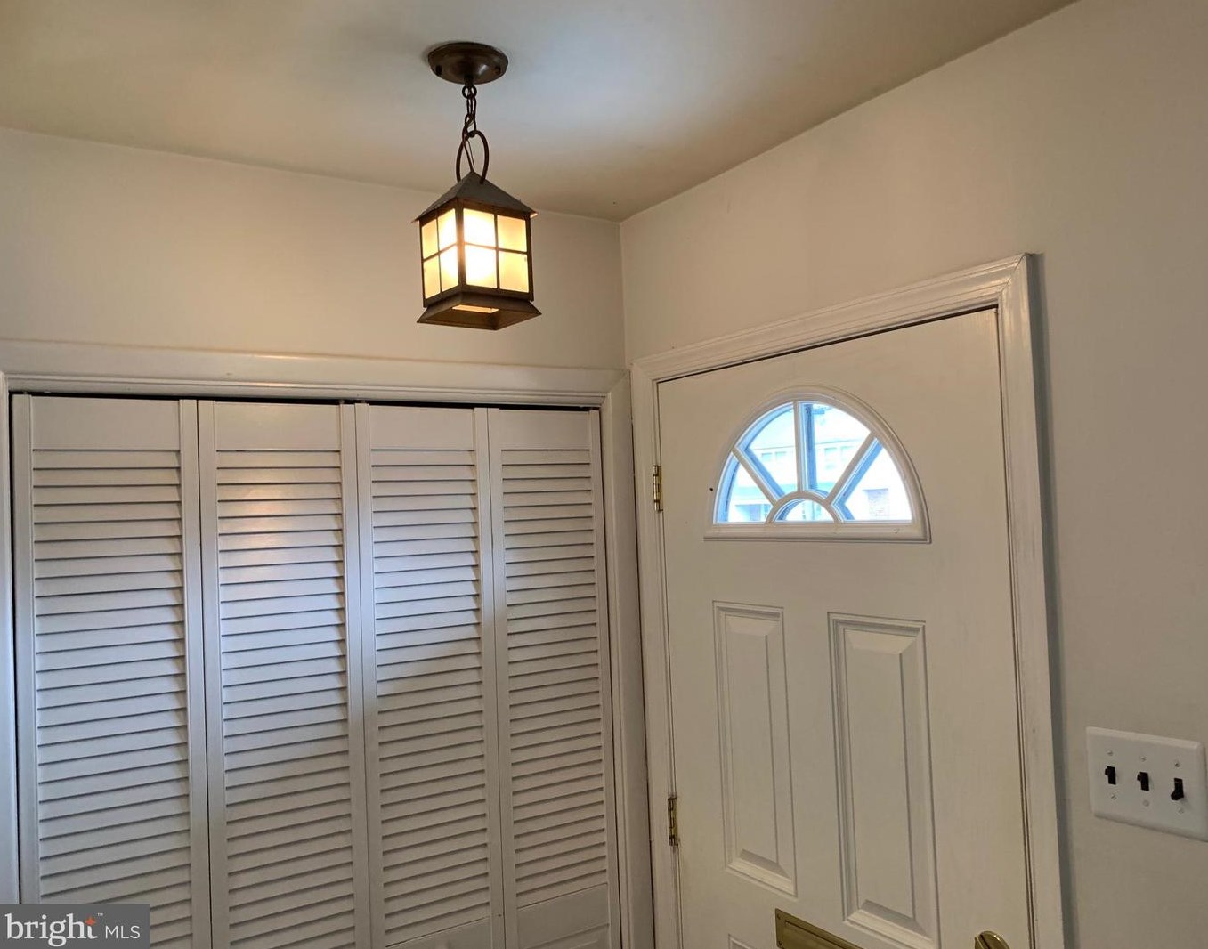 219 Lakeside Dr, Aura NJ  08028-1228 exterior