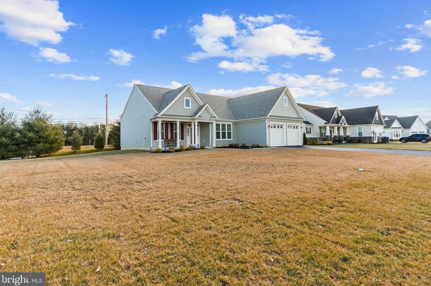 56 Thornwood Dr, Aura NJ  08028-3019 exterior