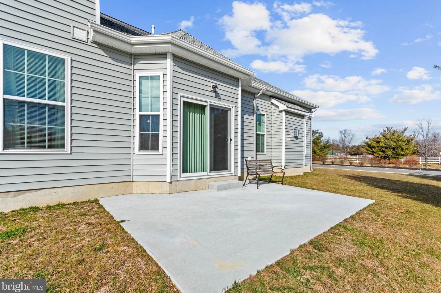 56 Thornwood Dr, Aura NJ  08028-3019 exterior