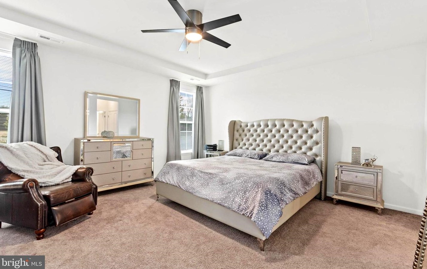 56 Thornwood Dr, Aura NJ  08028-3019 exterior