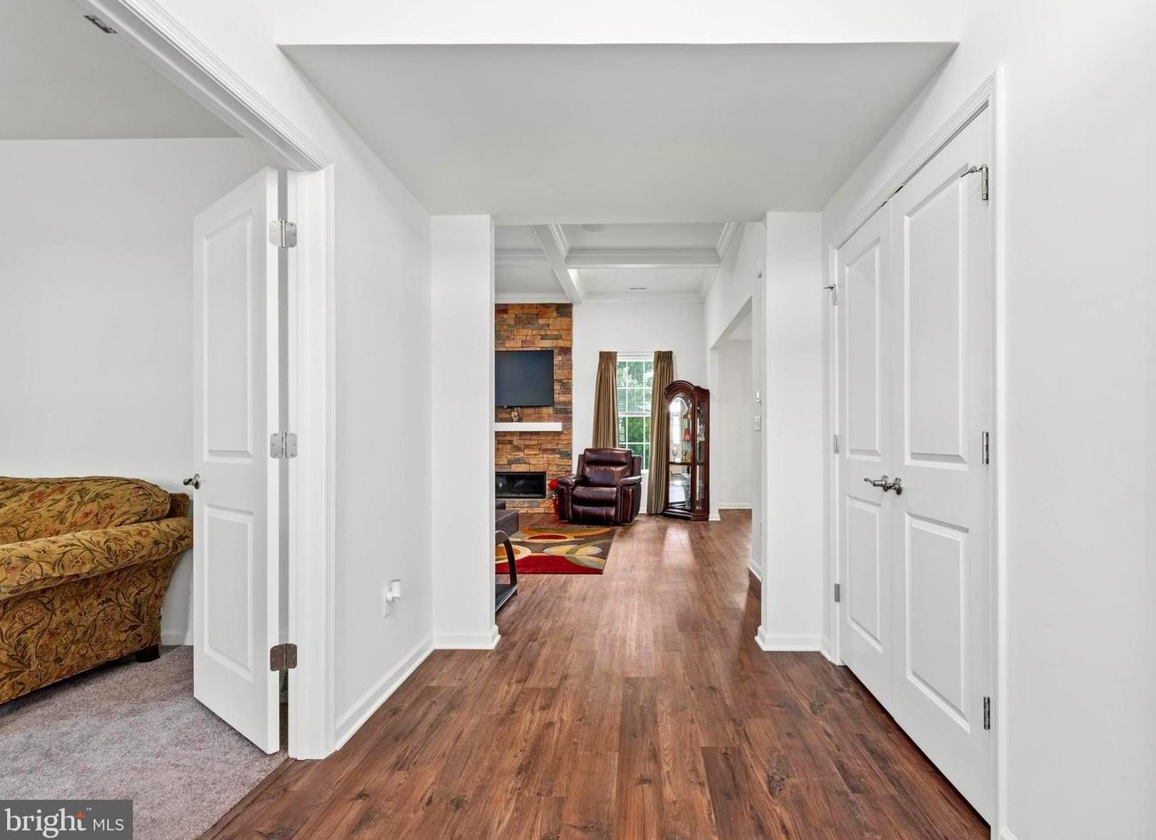 56 Thornwood Dr, Aura NJ  08028-3019 exterior