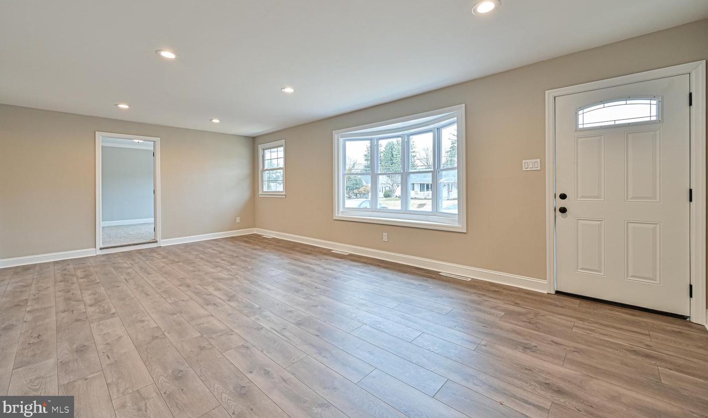 1208 Cedar Ave, Aura NJ  08028-1210 exterior