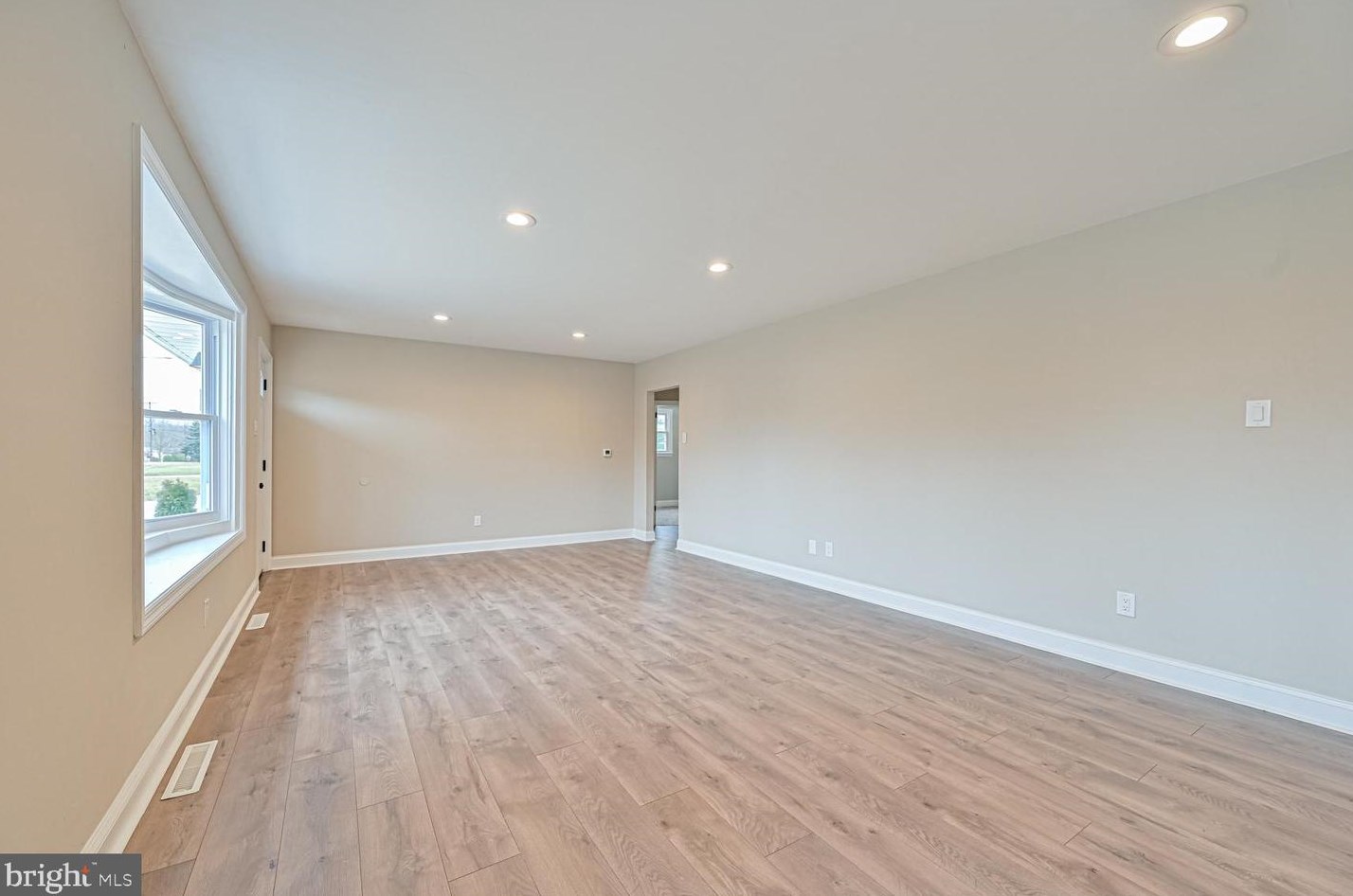 1208 Cedar Ave, Aura NJ  08028-1210 exterior