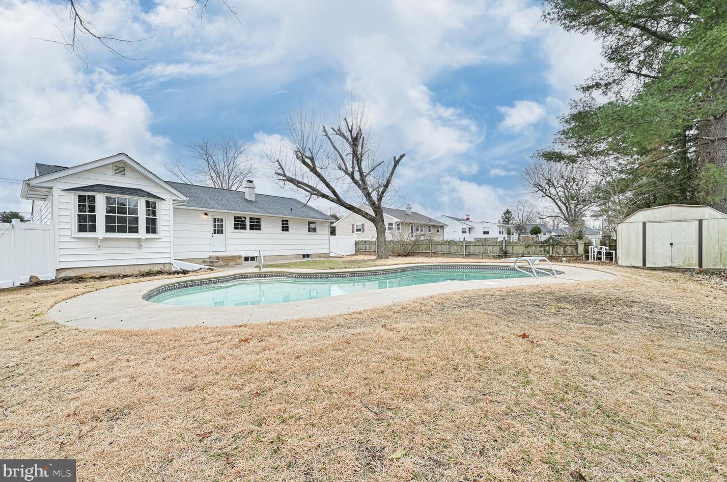 1208 Cedar Ave, Aura NJ  08028-1210 exterior