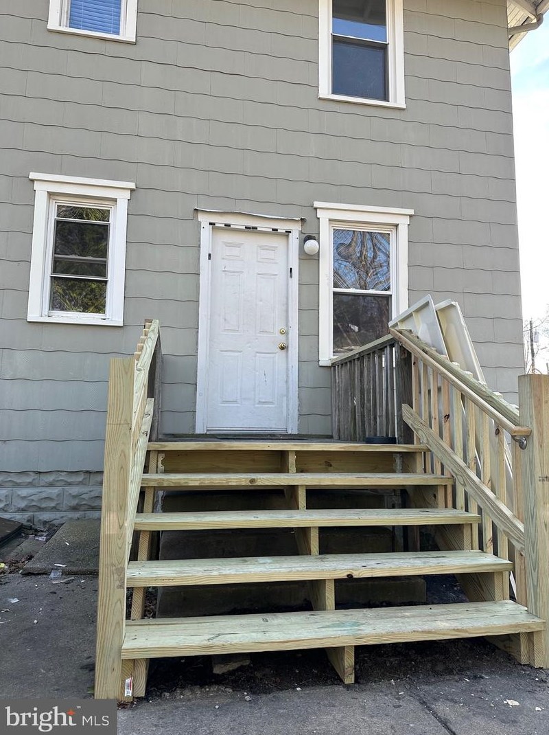 409 Victoria St, Aura, NJ 08028