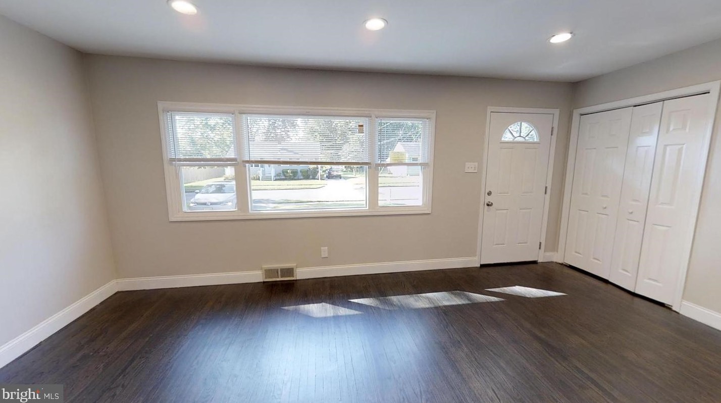 321 Pomona Ave, Aura NJ  08028-1414 exterior