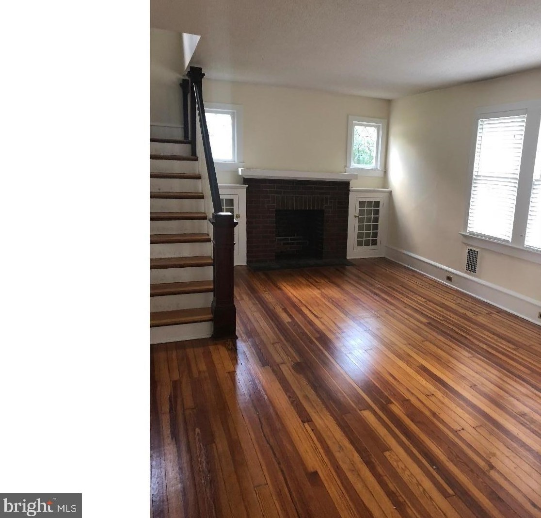 205 Villanova Rd, Aura, NJ 08028