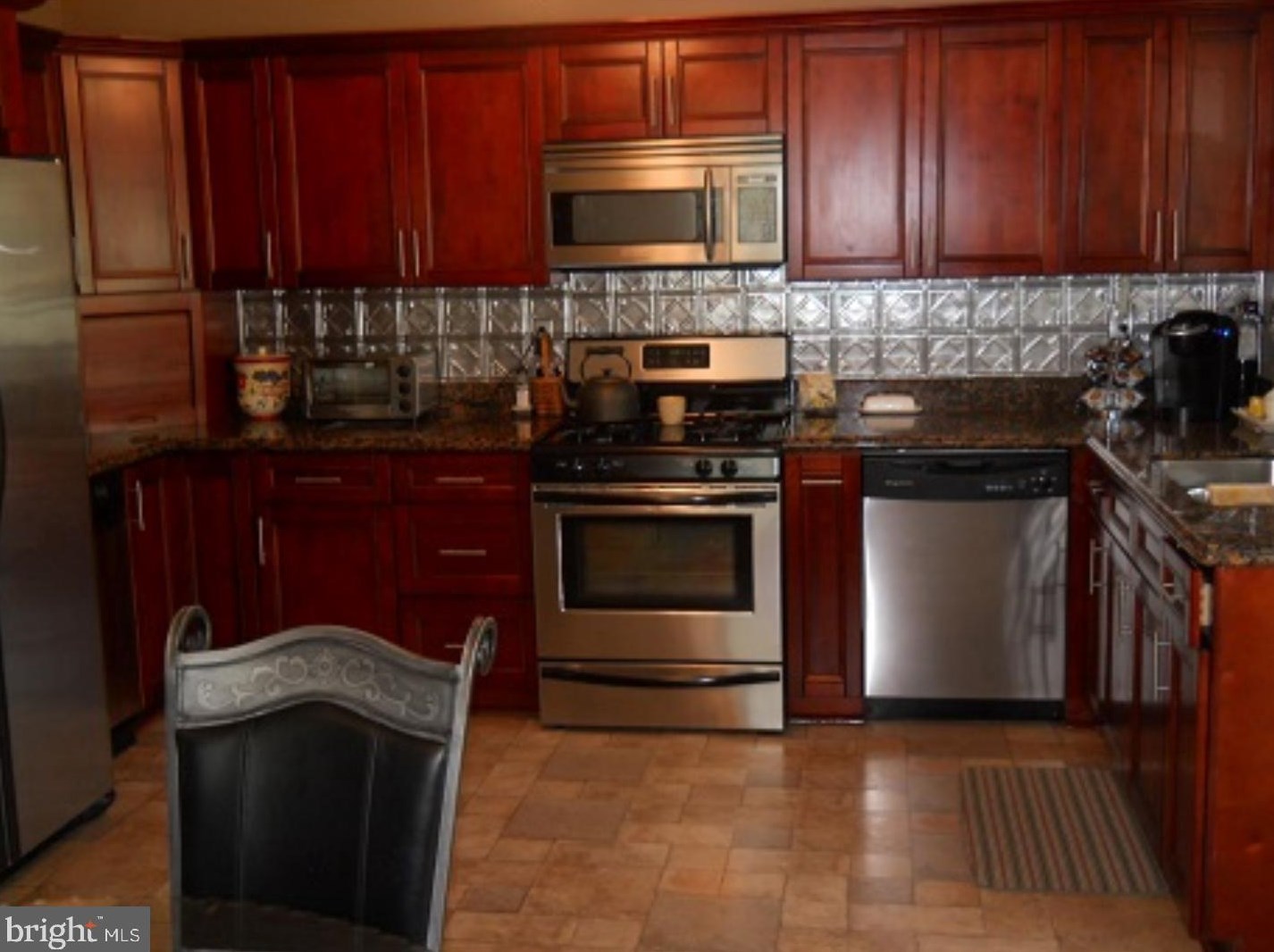 1 Cornell Rd, Aura, NJ 08028