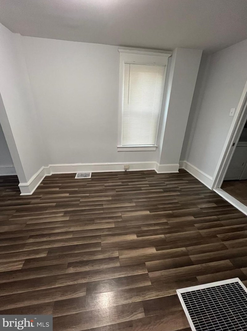 209 Academy St, Aura NJ  08028-2618 exterior