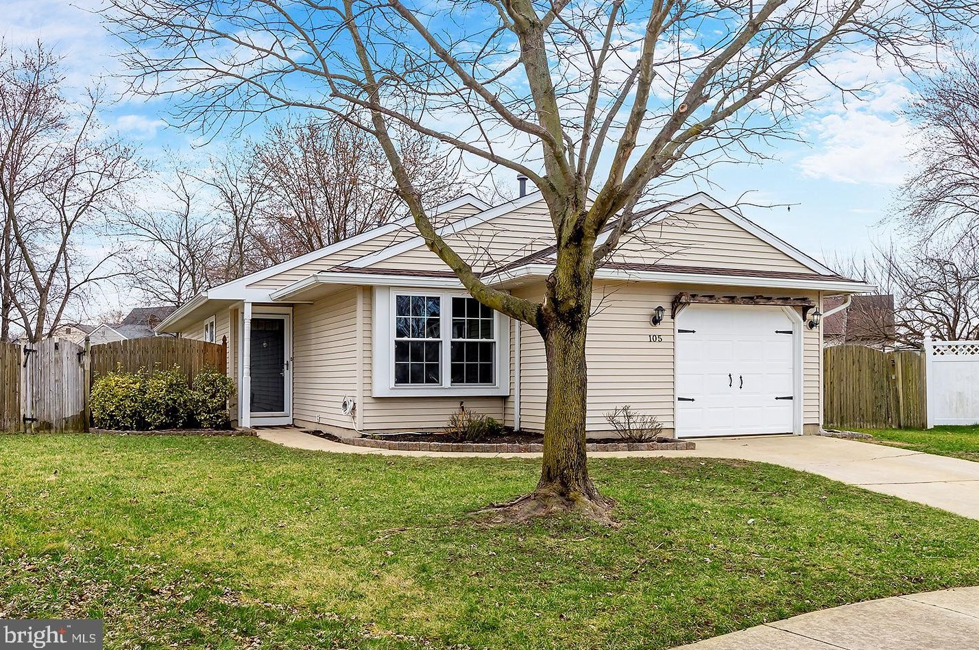 105 Goldfinch Ct, Auburn, NJ 08085