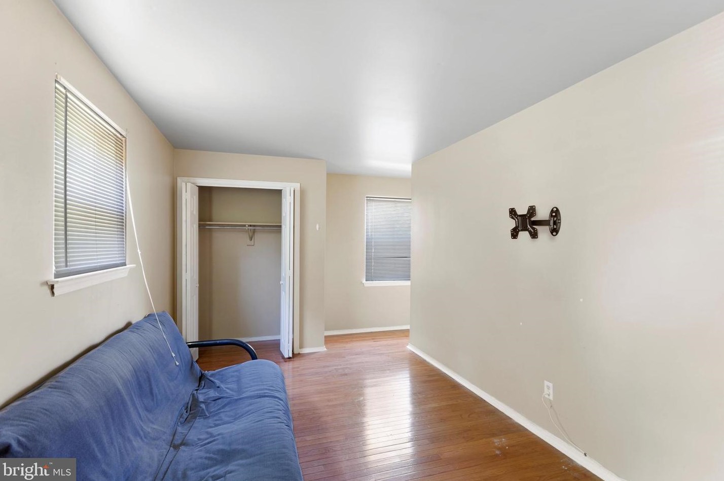 48 State St, Aura NJ  08028-1906 exterior