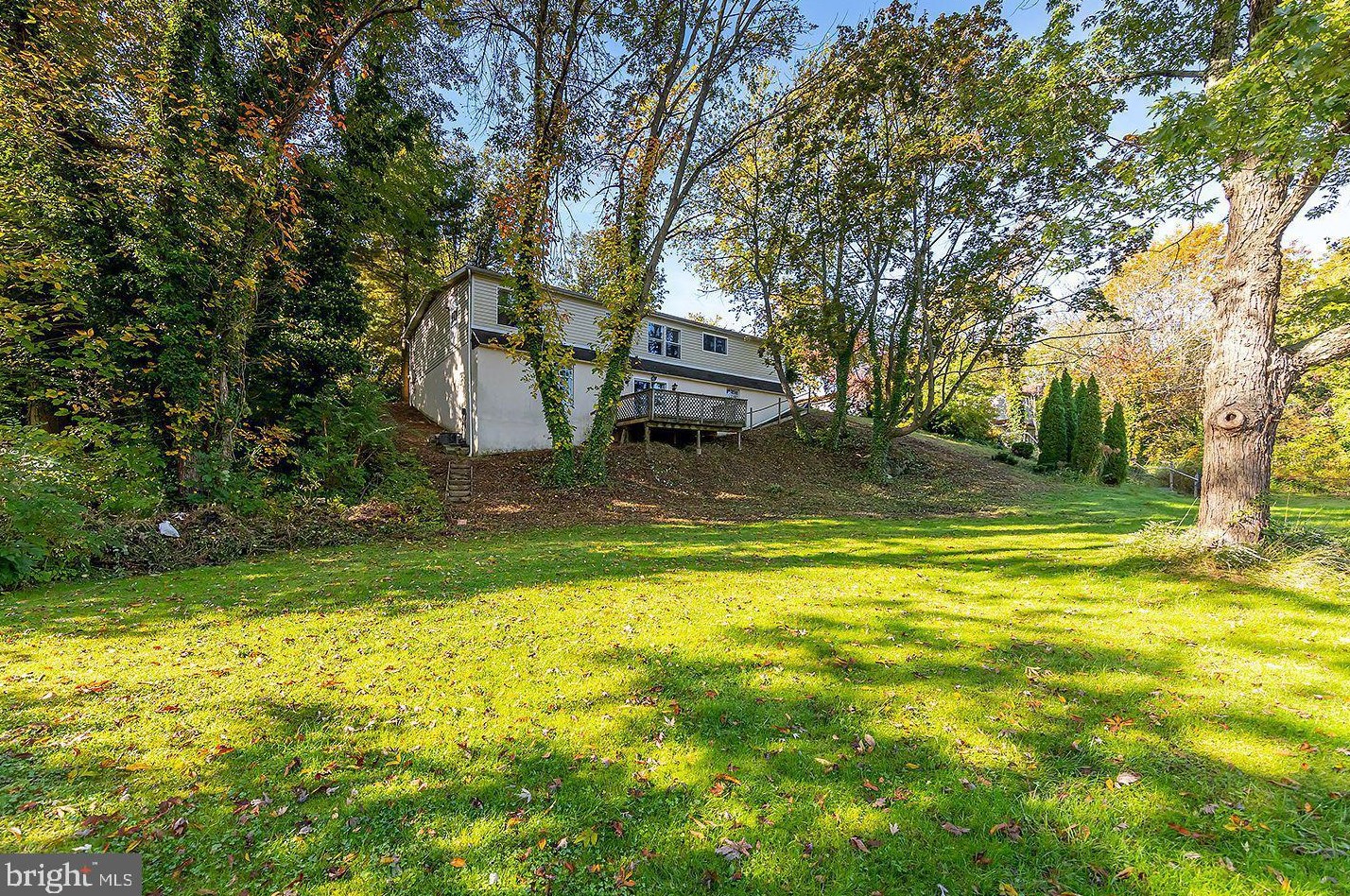 85 Hickory Ave, West Deptford, NJ 08051
