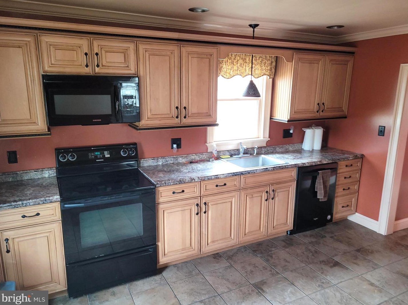 10 Spicer St, Harrison Township, NJ 08062