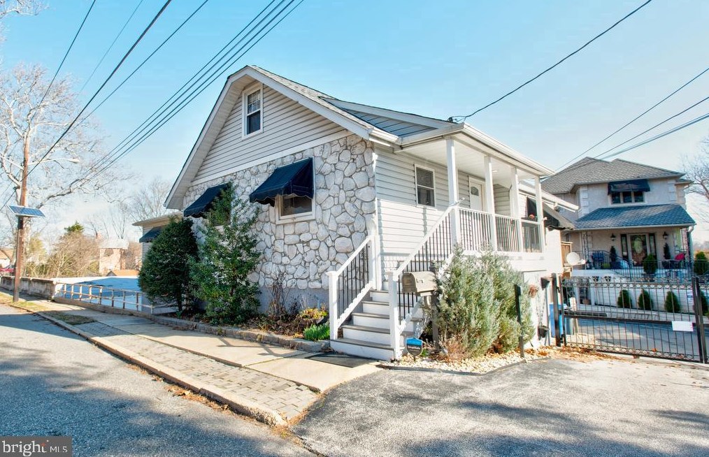 495 Edgewater Ave, West Deptford, NJ 08093
