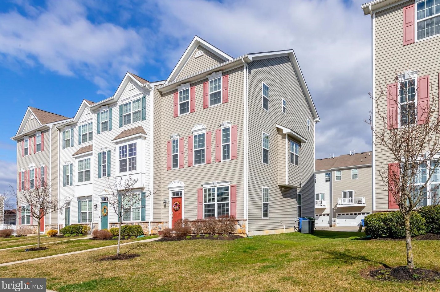 467 Salter Ct, Aura, NJ 08028