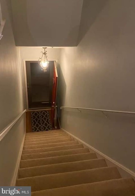 36 Crestmont Dr, West Deptford, NJ 08051