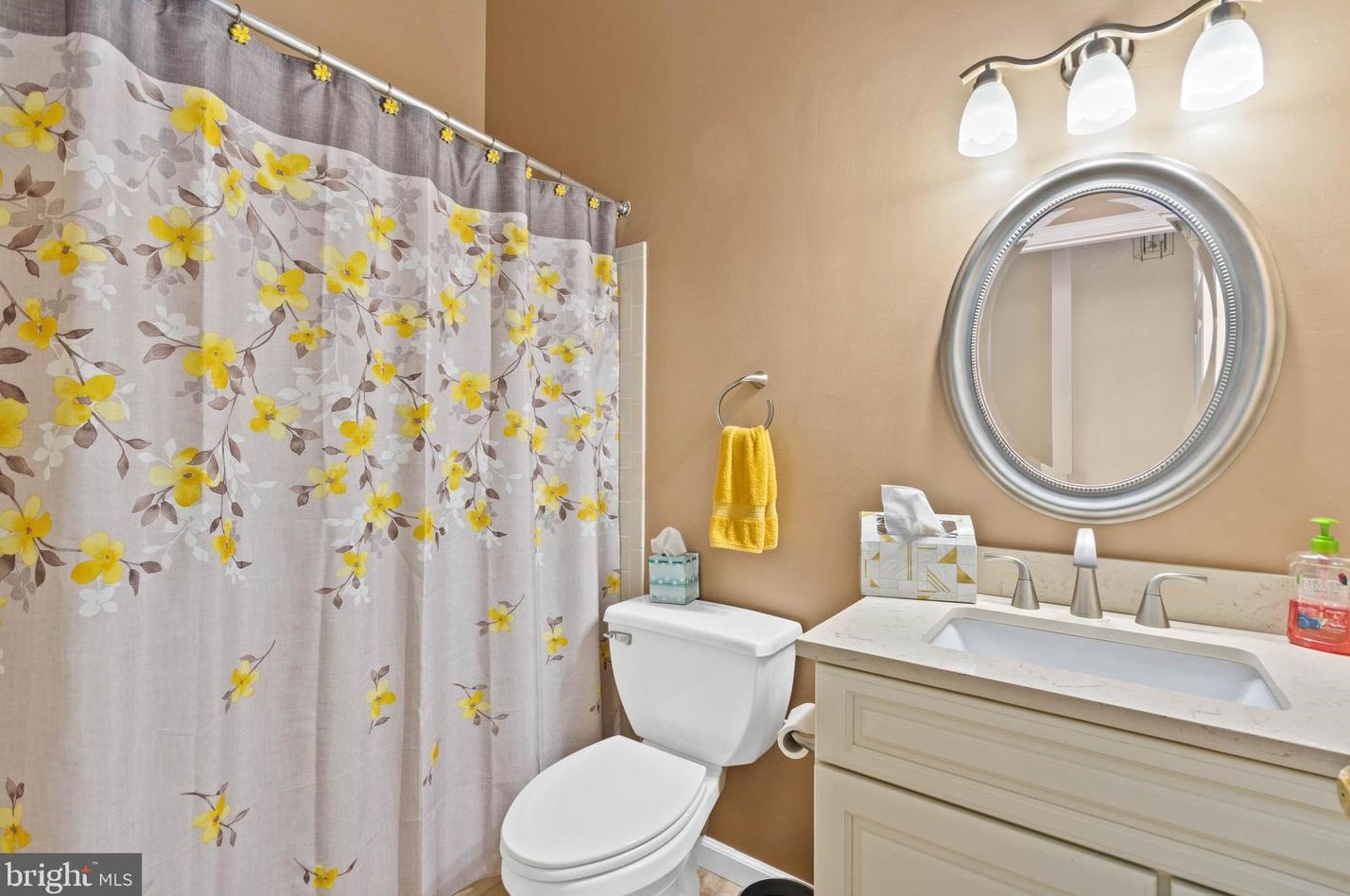 57 Stoneshire Dr, Aura NJ  08028-2933 exterior