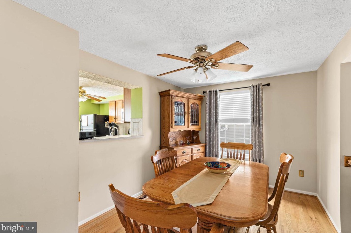 57 Stoneshire Dr, Aura NJ  08028-2933 exterior